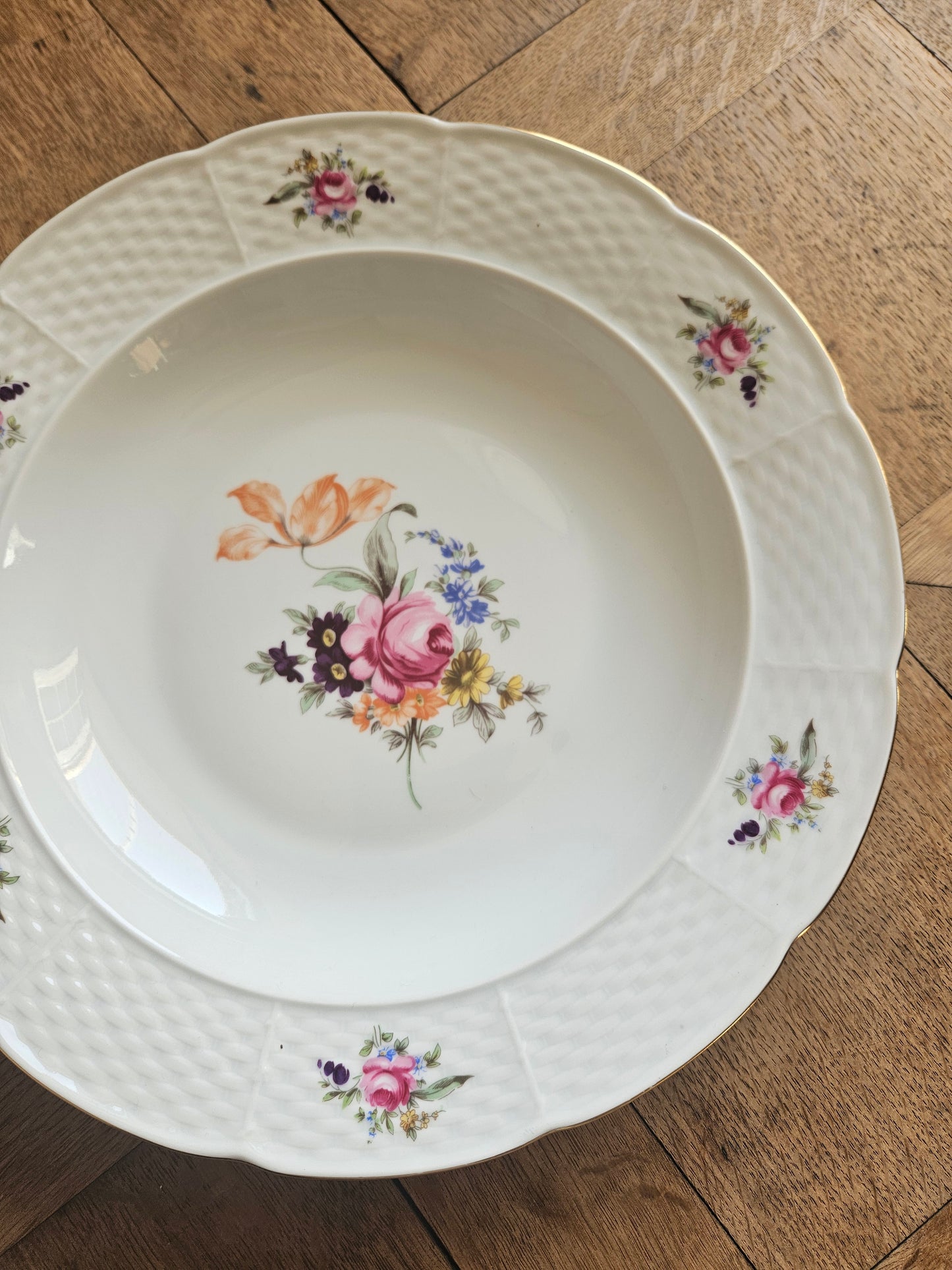 Plat creux porcelaine de Bohême