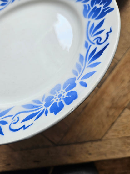Assiettes plates Moulin des Loups, fleurs bleues