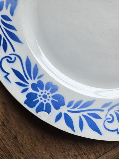 Assiettes plates Moulin des Loups, fleurs bleues