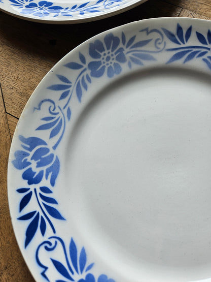 Assiettes plates Moulin des Loups, fleurs bleues