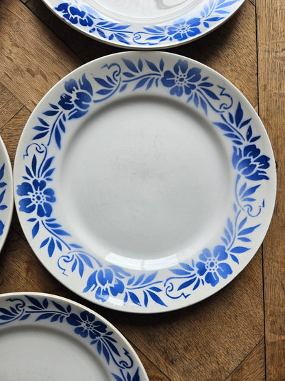 Assiettes plates Moulin des Loups, fleurs bleues
