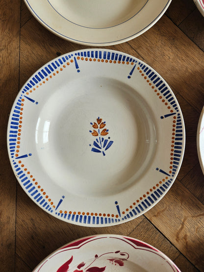 Assiettes creuses rétro 100% dépareillées