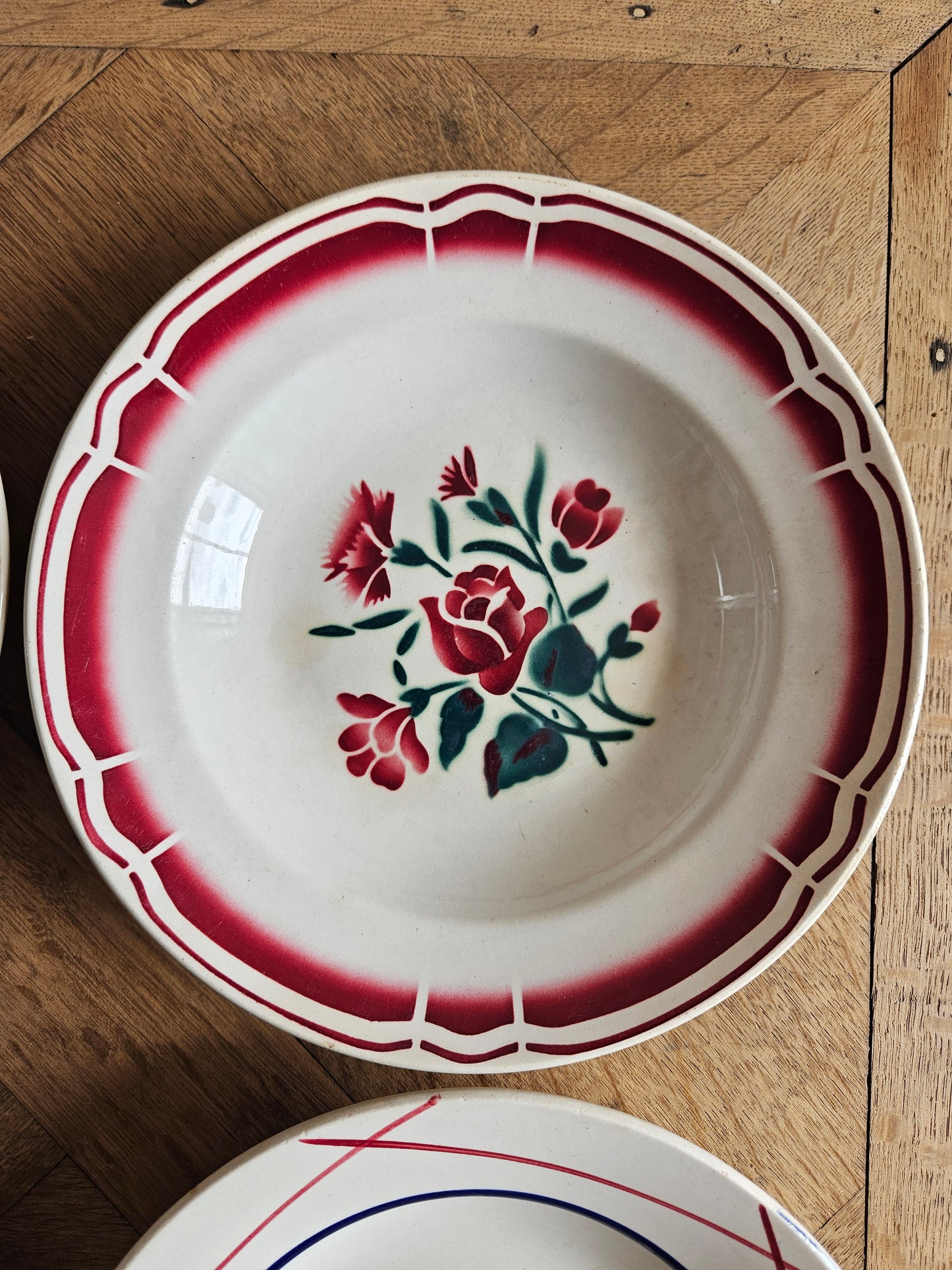 Assiettes creuses rétro 100% dépareillées