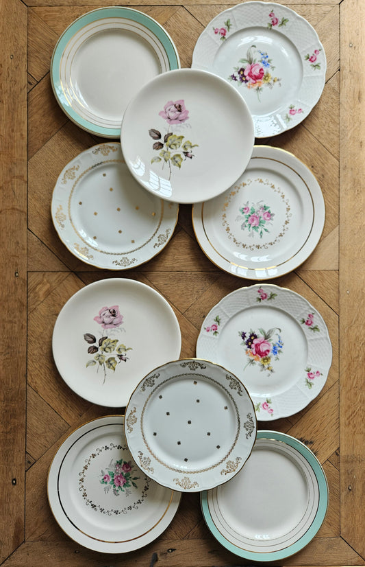 Assiettes à dessert dépareillées