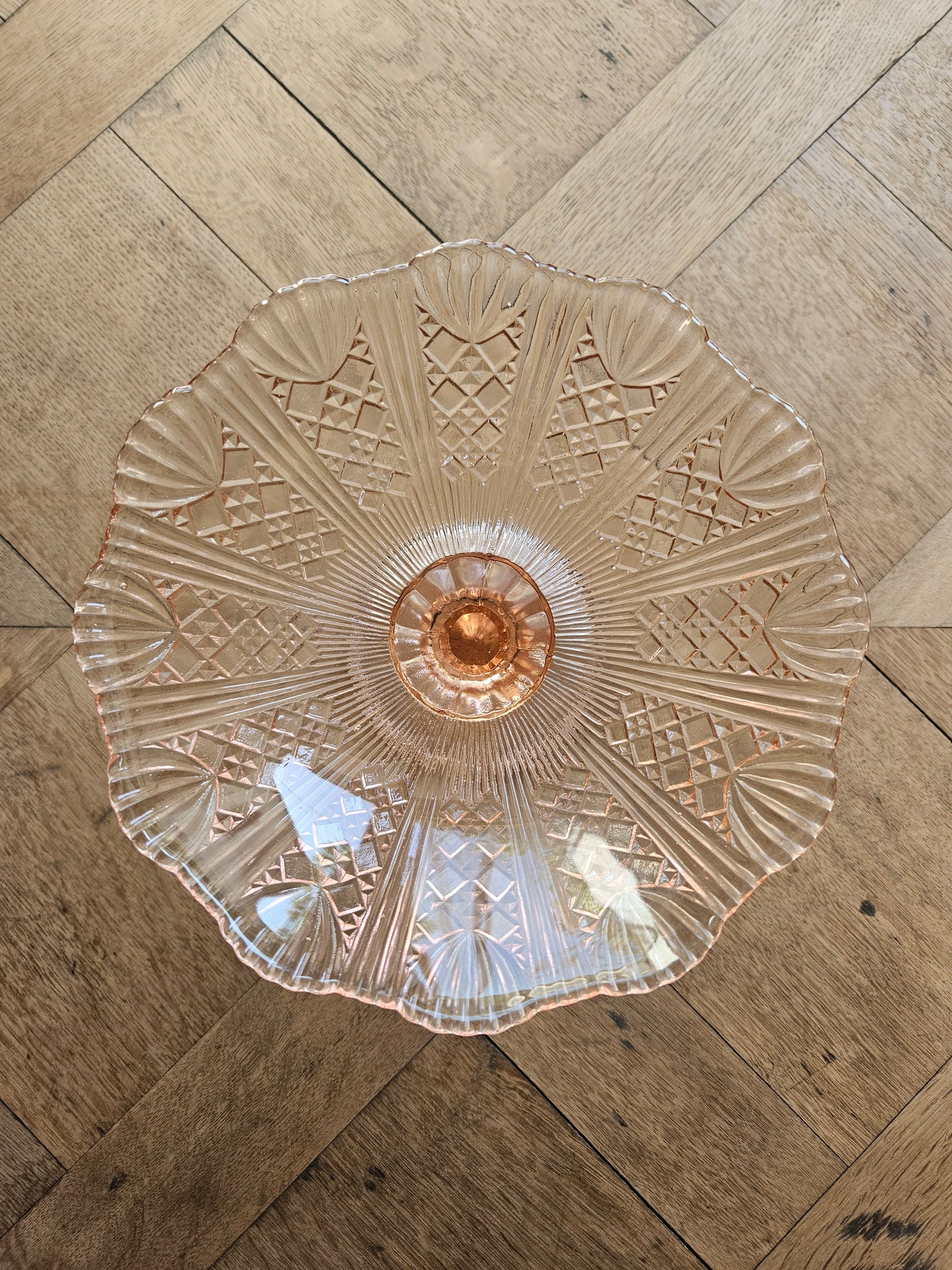 Coupe sur pied en cristal rose