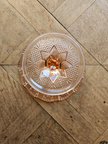 Coupe sur pied en cristal rose
