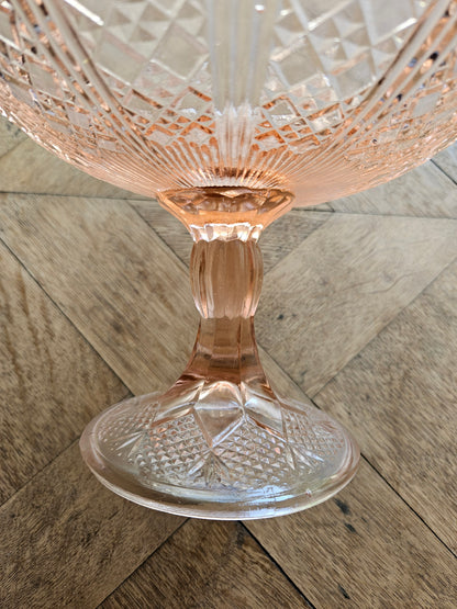 Coupe sur pied en cristal rose