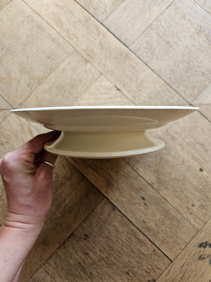 Assiette sur pied Longchamp, Beauvais