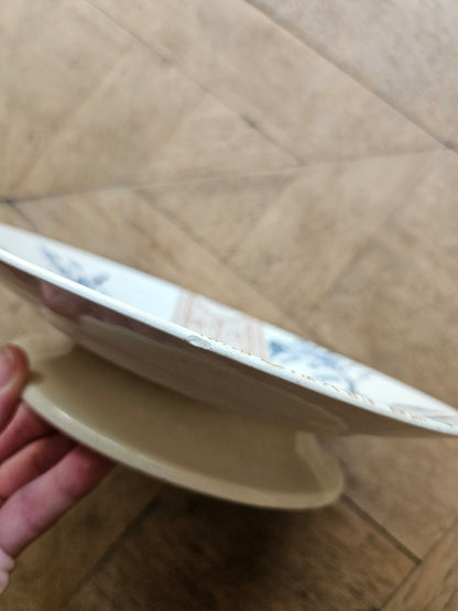 Assiette sur pied Longchamp, Beauvais