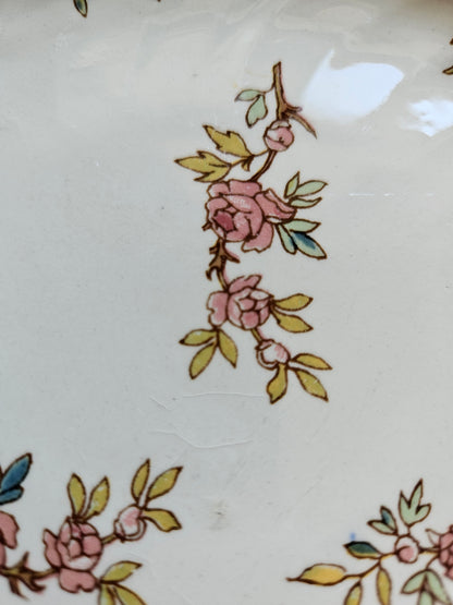 2 assiettes plates Sarreguemines, Louis XV