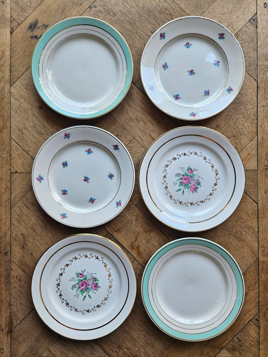 Assiettes à dessert dépareillées, mint & fleurs
