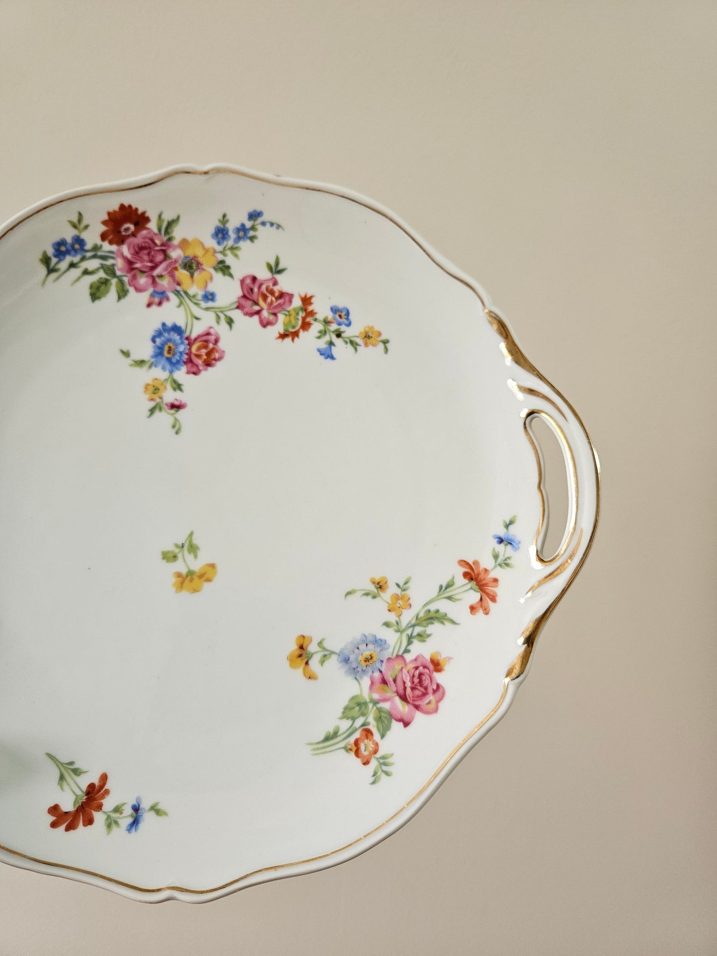 Plat à gâteau en porcelaine, bouquets de fleurs