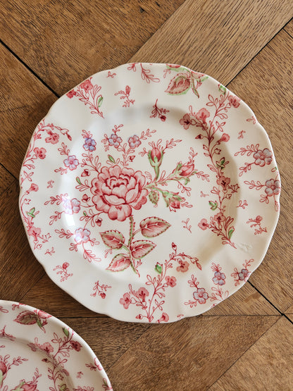2 assiettes à dessert Johnson Brothers, Rose Chintz (défauts)