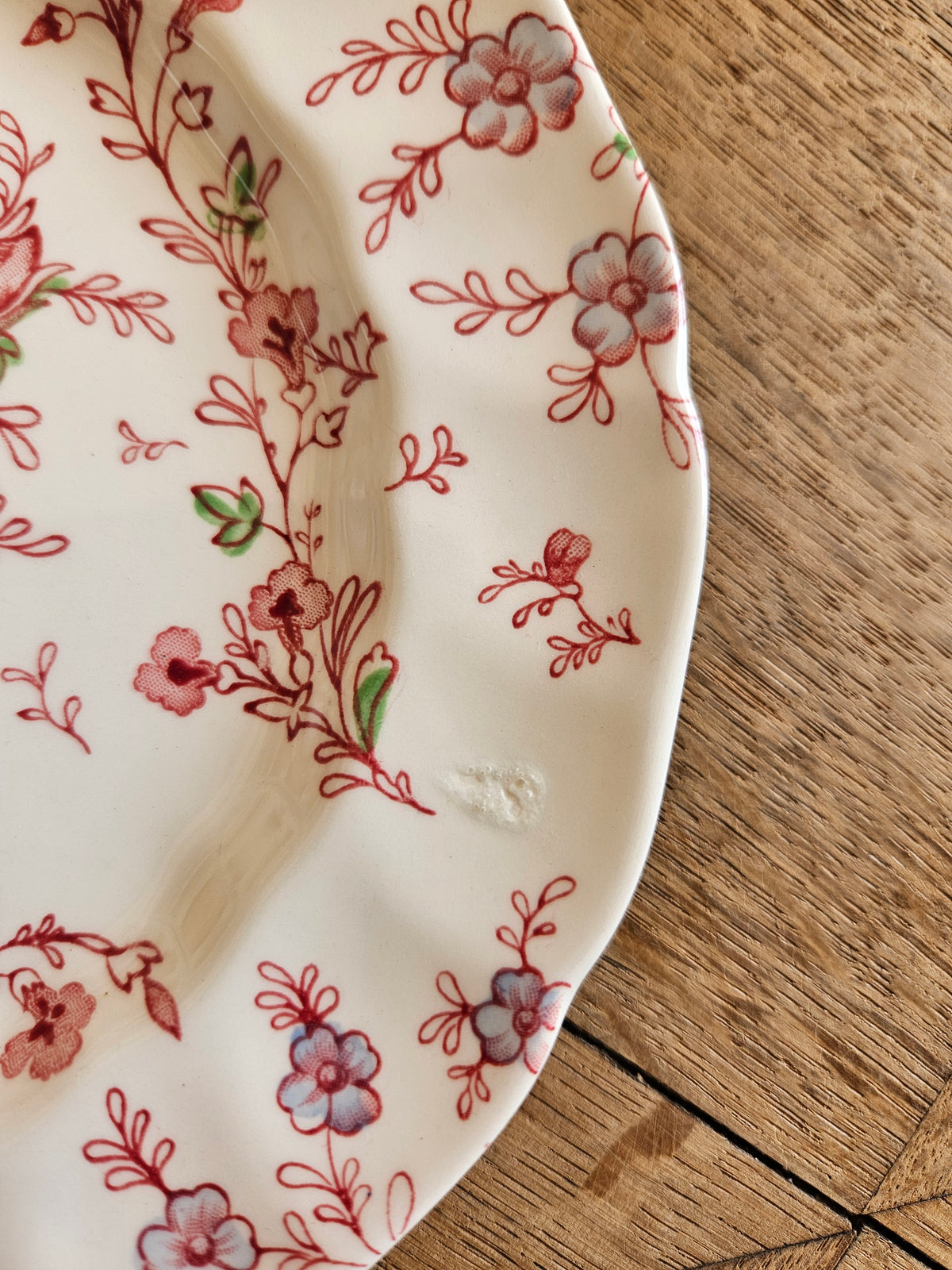 2 assiettes à dessert Johnson Brothers, Rose Chintz (défauts)