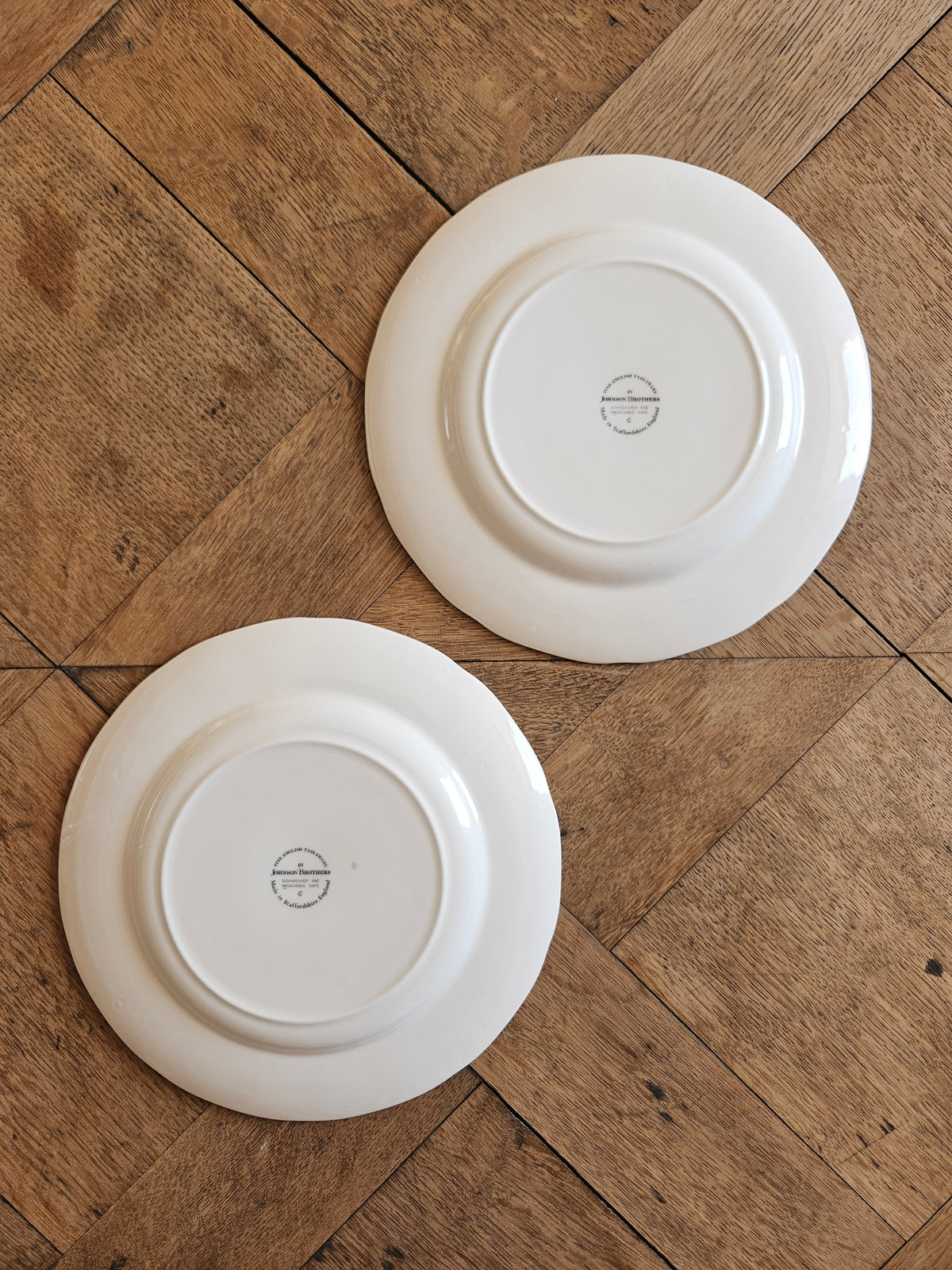 2 assiettes à dessert Johnson Brothers, Rose Chintz (défauts)