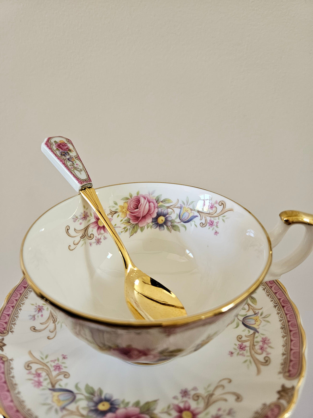 Tasse, sous-tasse et petite cuillère Windsor