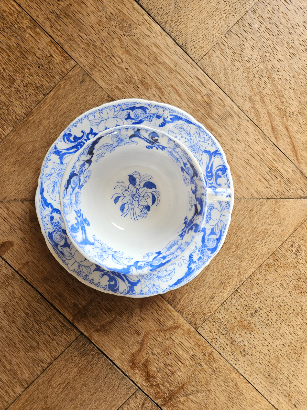 Tasse ancienne Creil et Montereau