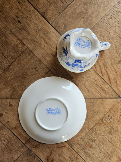 Tasse ancienne Creil et Montereau