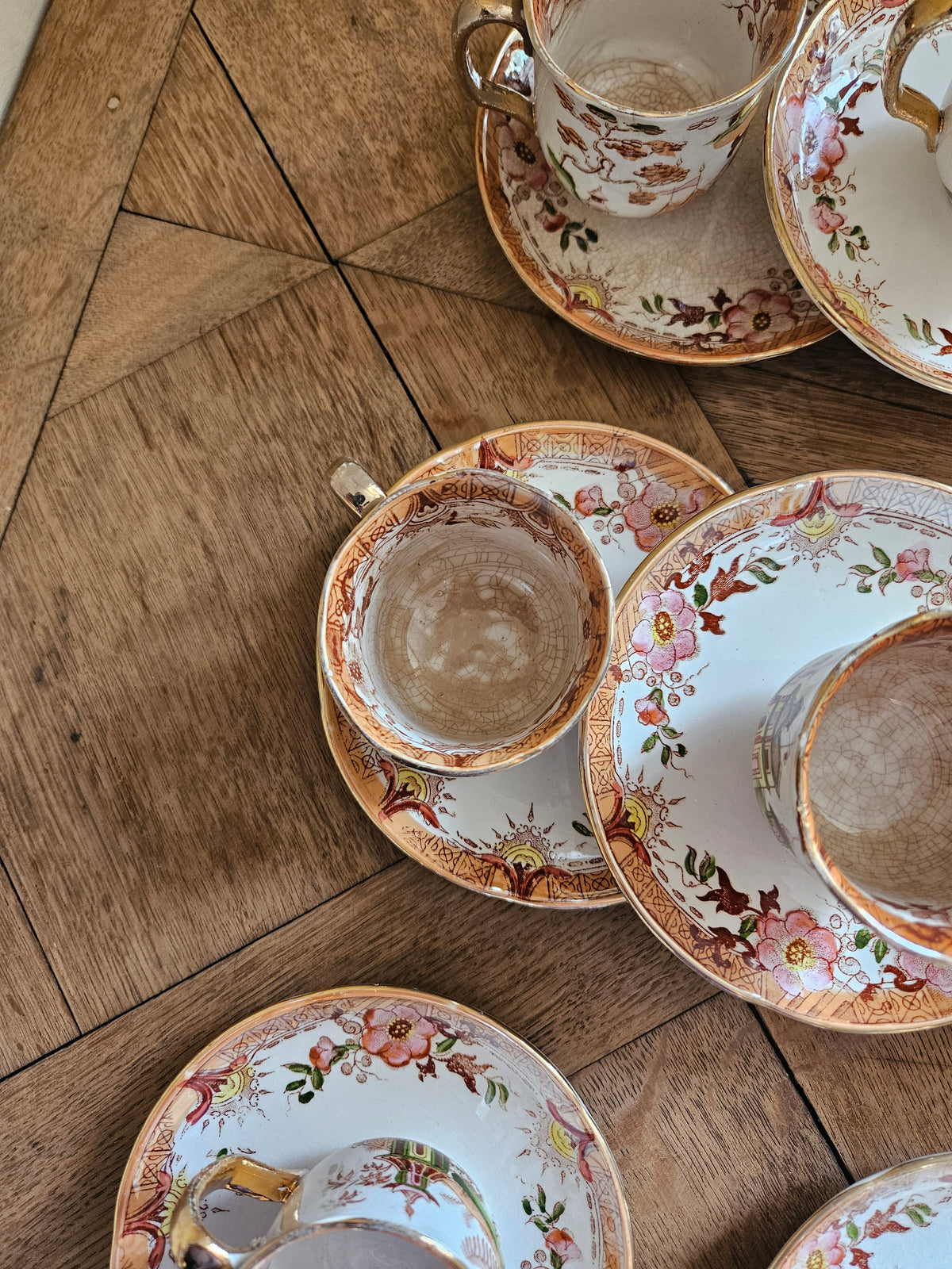 Tasses Digoin & Sarreguemines, décor japonisant