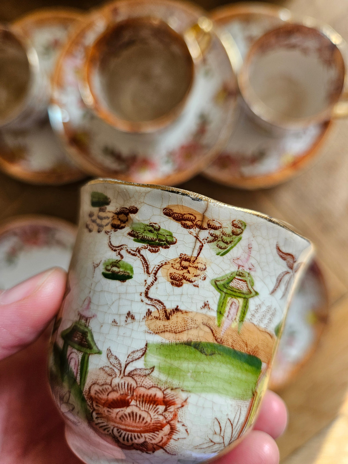 Tasses Digoin & Sarreguemines, décor japonisant