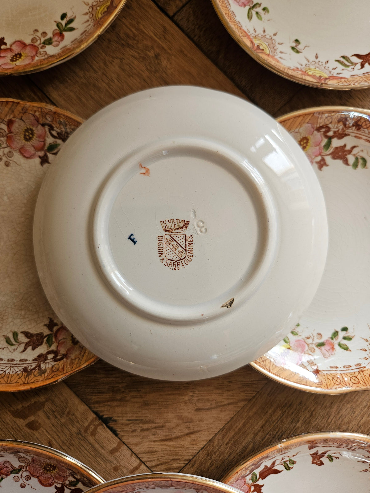 Tasses Digoin & Sarreguemines, décor japonisant