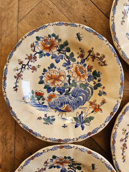Assiettes creuses Gien, coq et pivoines (défauts)