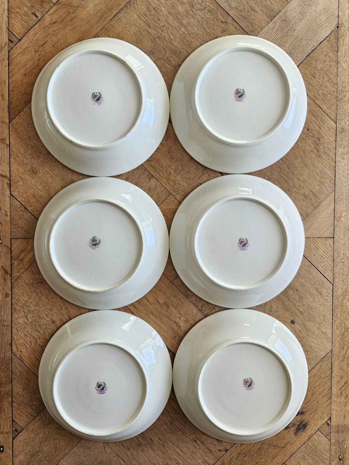 Assiettes calottes porcelaine, bouquets de fleurs