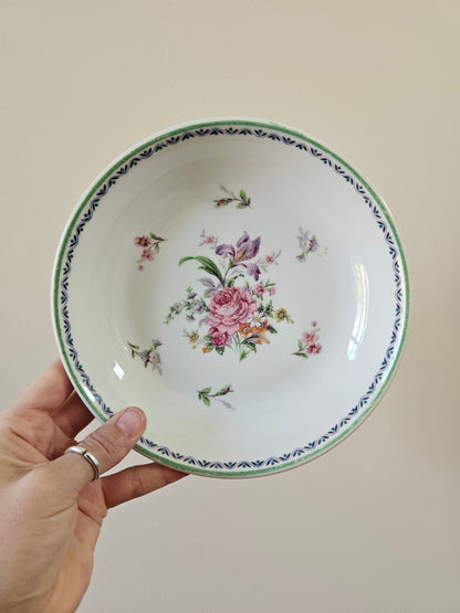 Assiettes calottes porcelaine, bouquets de fleurs