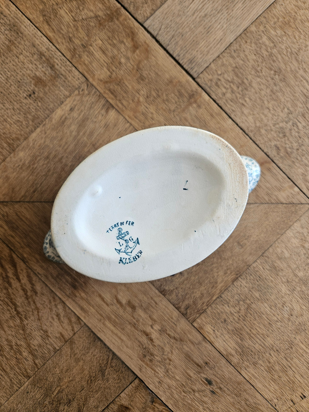 Saucière Clairefontaine, Kleber