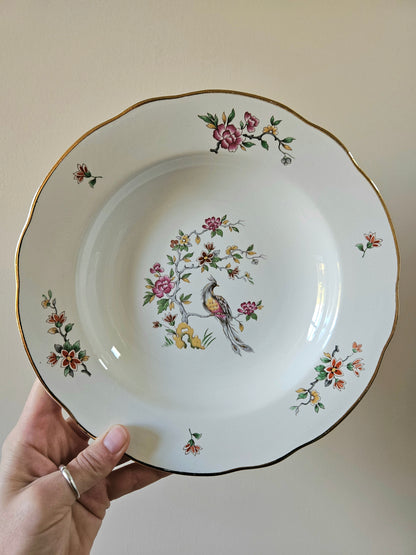 Assiette vintage Digoin, modèle Condé.
Décor oiseaux et arbres en fleur.