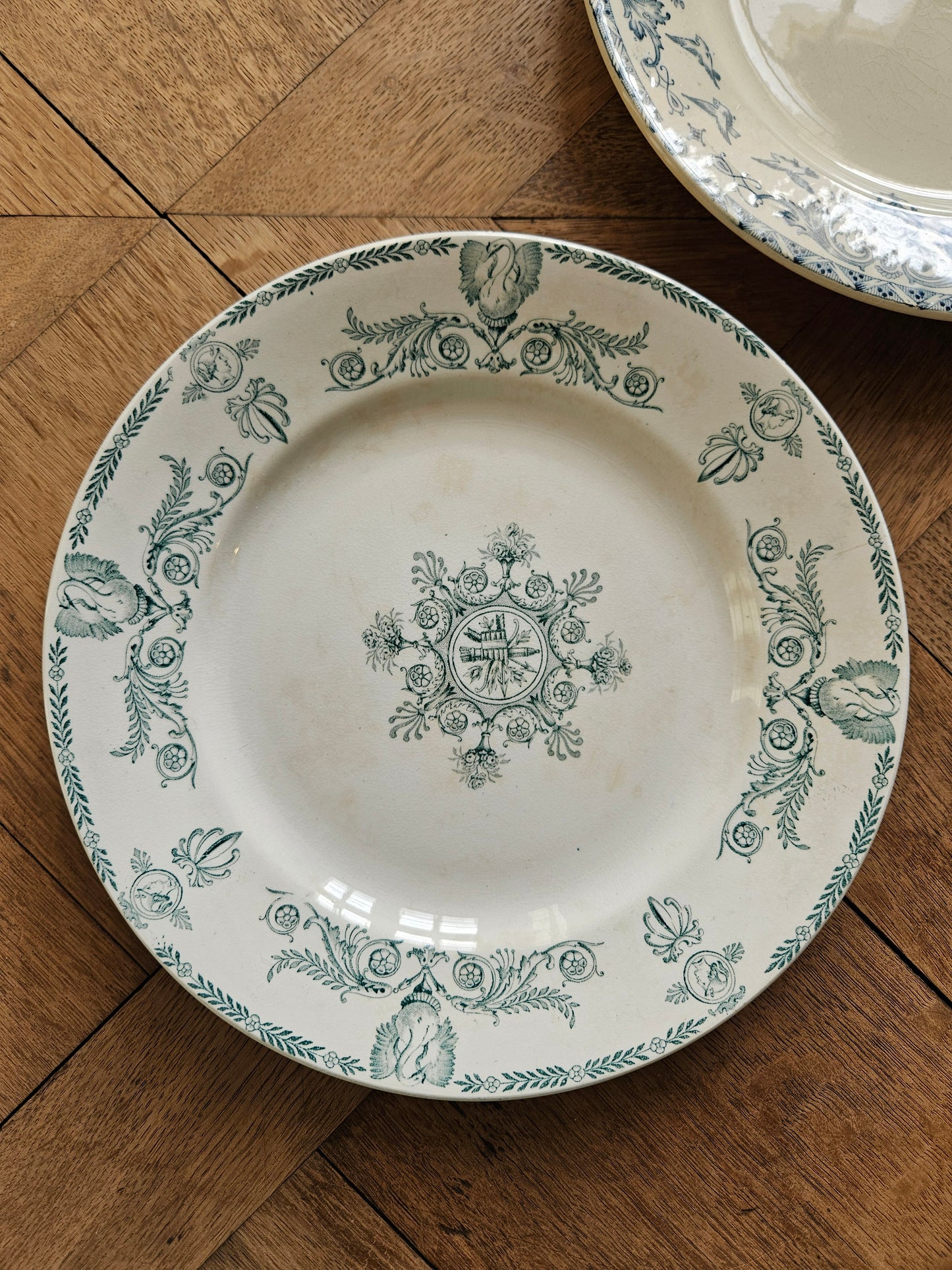 Assiette ancienne terre de fer K&G Lunéville, Compiègne 