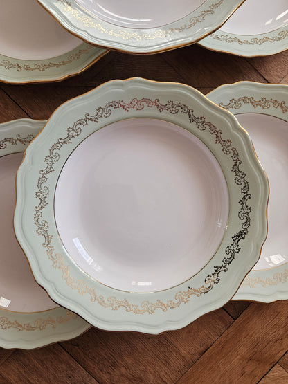Assiette creuse vintage L’Amandinoise (9703). Liseré vert mint et jaune et dorure. Style shabby chic.