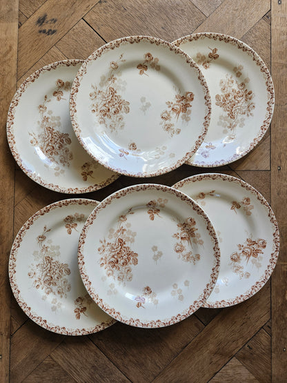Lot de 6 assiettes anciennes en terre de fer. Modèle Lucie. Manufacture Hippolyte Boulenger. Couleur sépia. 