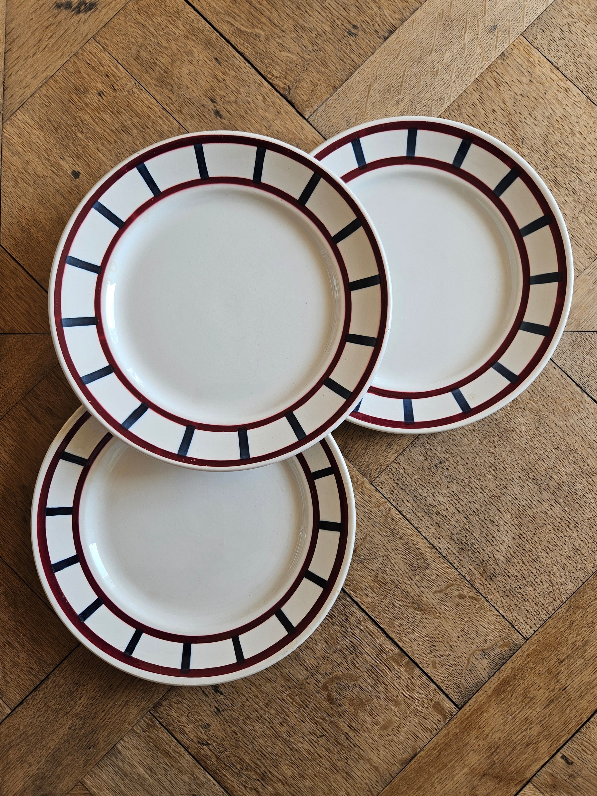 Lot de 3 assiettes décor basque Fenal Badonviller. Vaisselle ancienne typique basque.