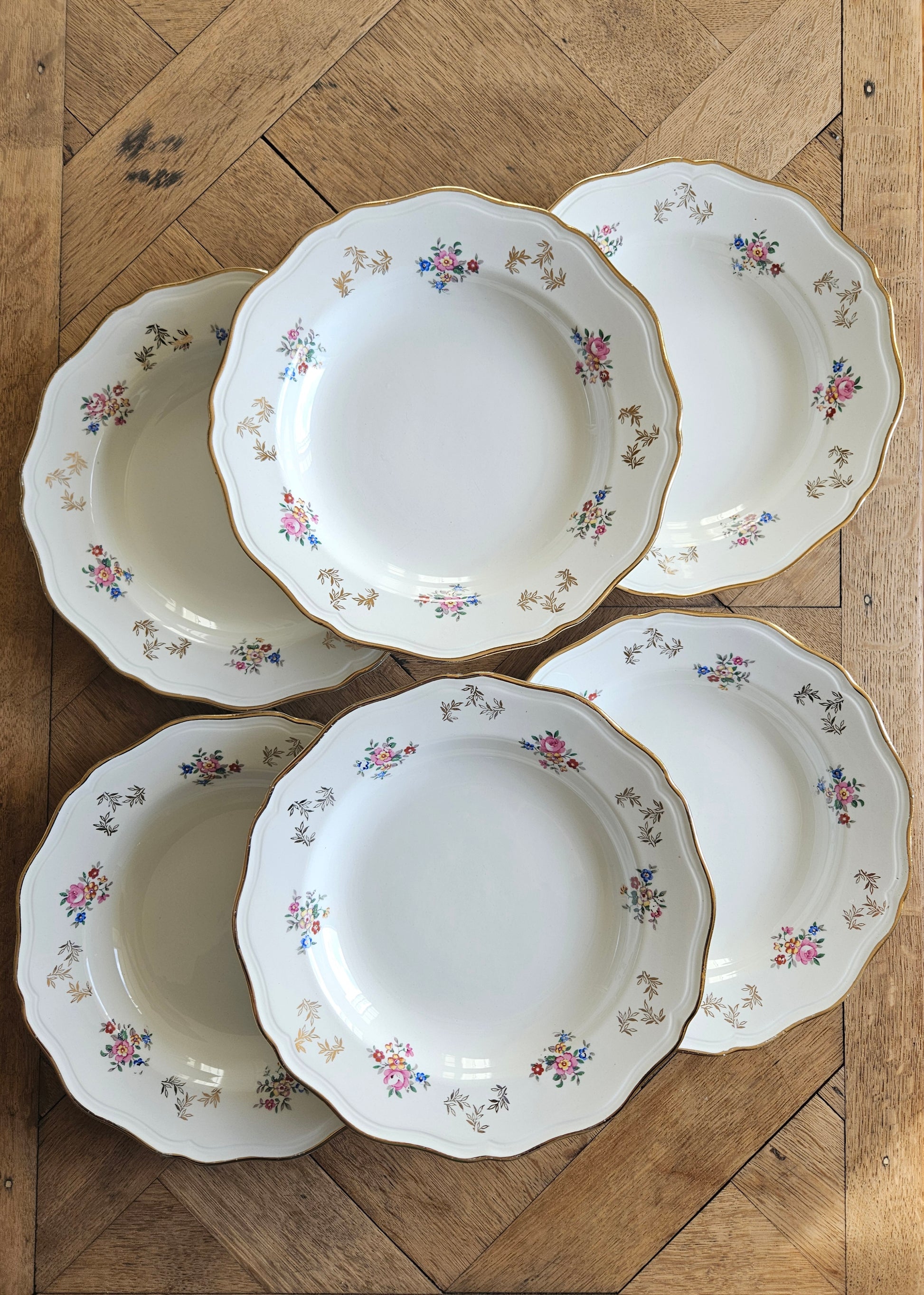 Lot de 6 assiettes creuses vintage l’Amandinoise, décor fleuri shabby chic.