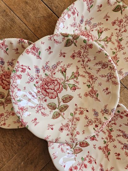 Lot de 4 assiettes calottes vintage Johnson Brothers collection Rose Chintz. Vaisselle vintage spéciale lave-vaisselle et micro-ondes. Style shabby chic aux petites fleurs et roses. Made in England.