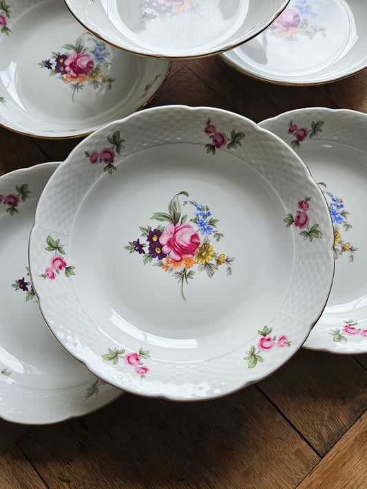 Lot de 6 assiettes creuses vintage porcelaine de boheme thun