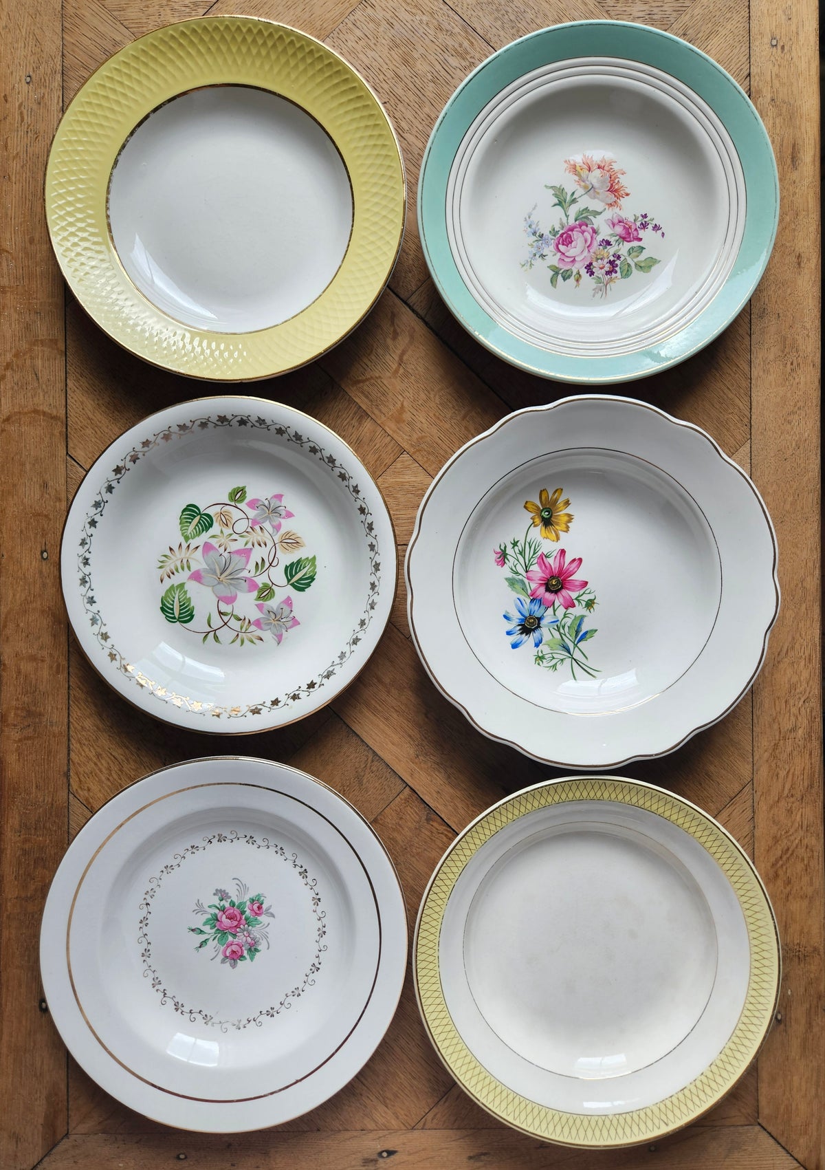 Lot de 6 assiettes creuses anciennes 100% dépareillées style shabby chic jaune, mint et fleurs