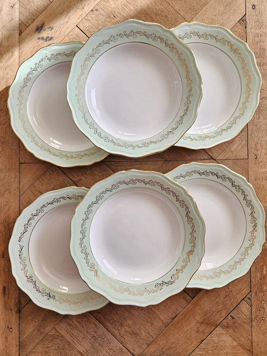 Lot de 6 assiettes creuses vintage L’Amandinoise (9703). Liseré vert mint et jaune et dorure. Style shabby chic.
