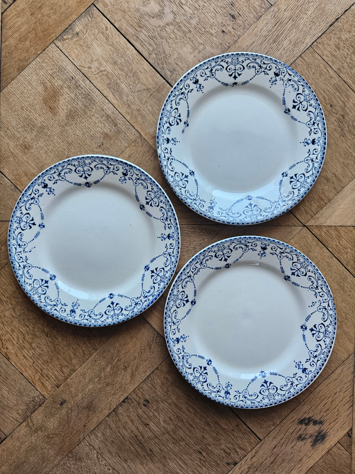Lot de 3 assiettes à dessert anciennes HB et Cie modèle Balzac terre de fer