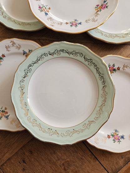 Lot de 6 assiettes à dessert vintage dépareillées L’Amandinoise. Vert d’eau, petites fleurs et dorure. Style shabby chic. 