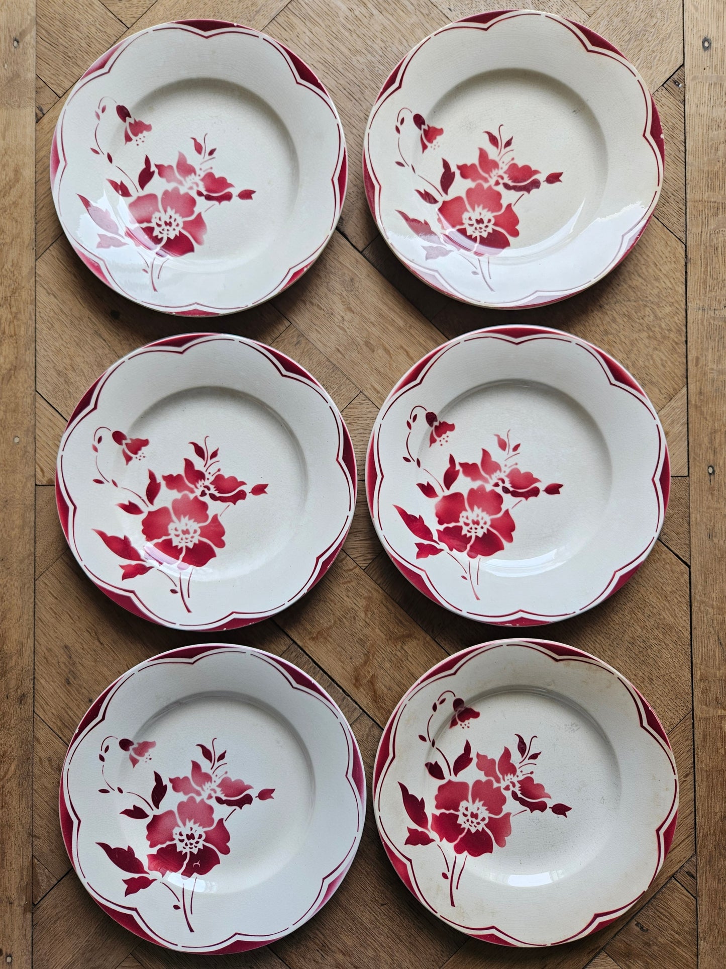 Assiettes à dessert Gien, fleurs rouges
