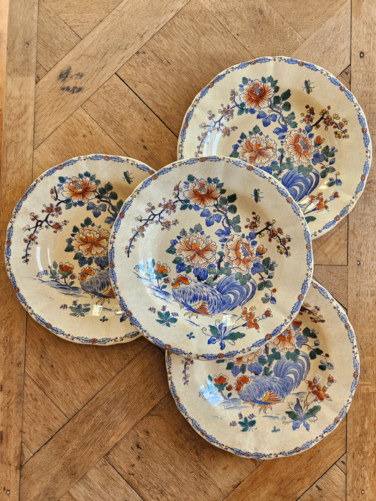 Assiettes creuses Gien, coq et pivoines (défauts)