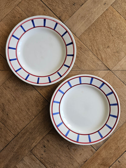 Lot de 2 assiettes plates anciennes Digoin Sarreguemines Basque