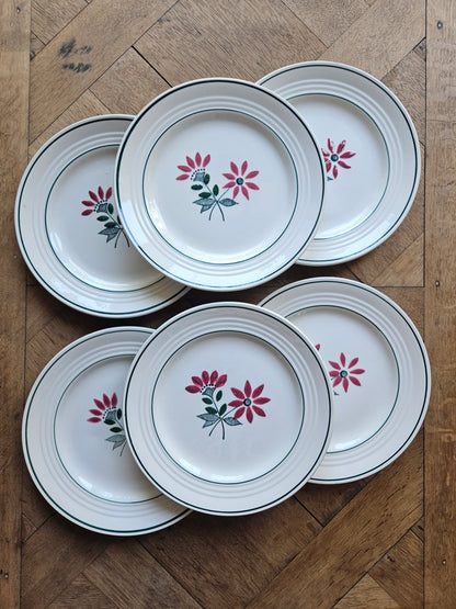 Lot de 6 assiettes plates Ceranord modèle Gigi. Décor fleuri vert et rouge.