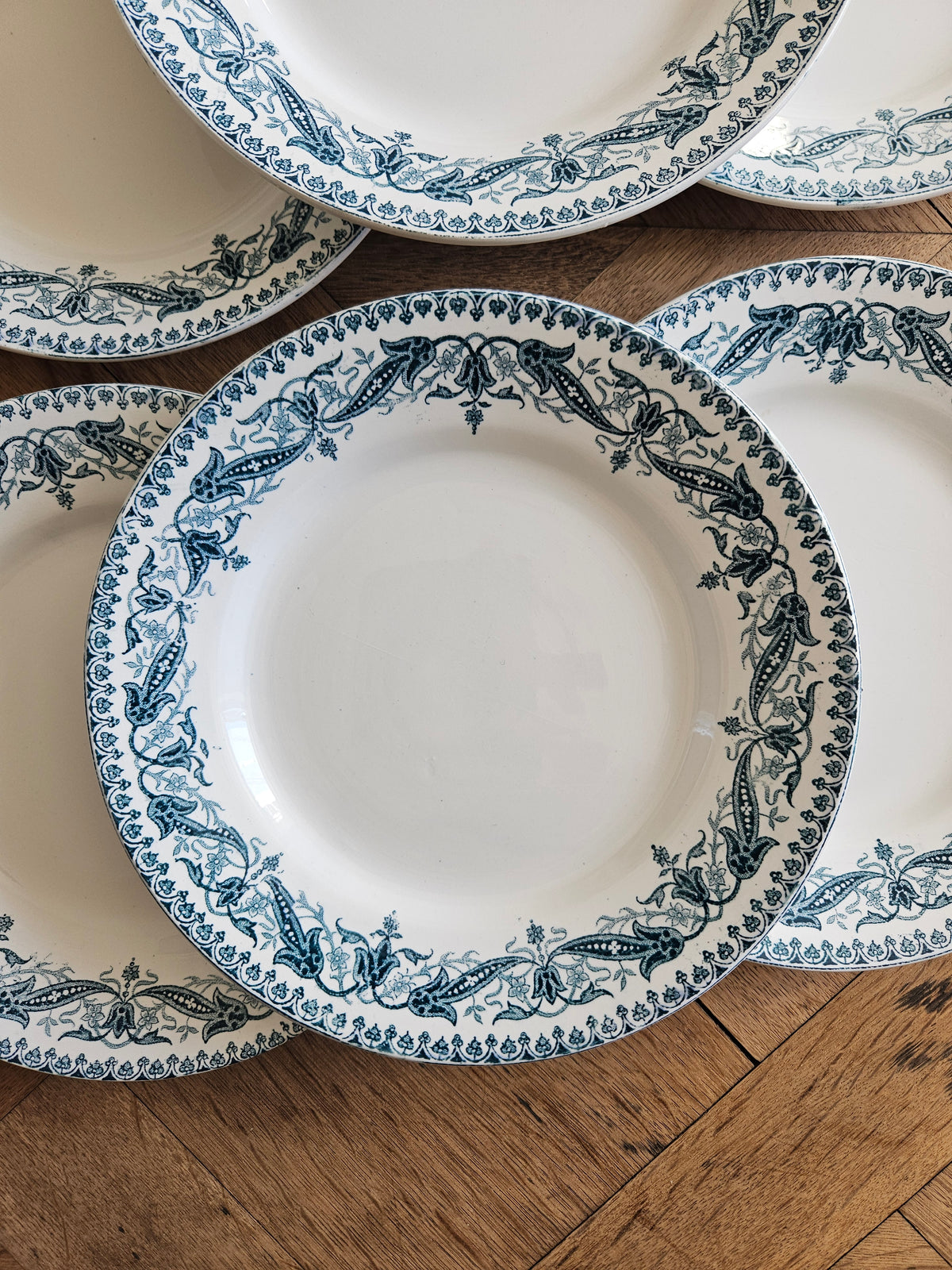 Assiettes anciennes en terre de fer. Manufacture clairefontaine modèle kleber