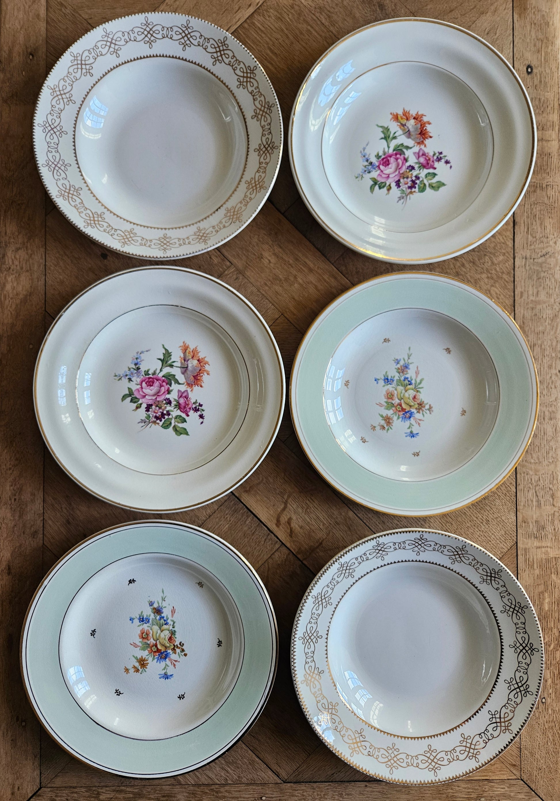 Lot de 6 assiettes creuses anciennes dépareillées. Vert mint, fleurs et dorure, style shabby chic. Pour table champêtre chic. L’amandinoise, Ceranord, st amand.