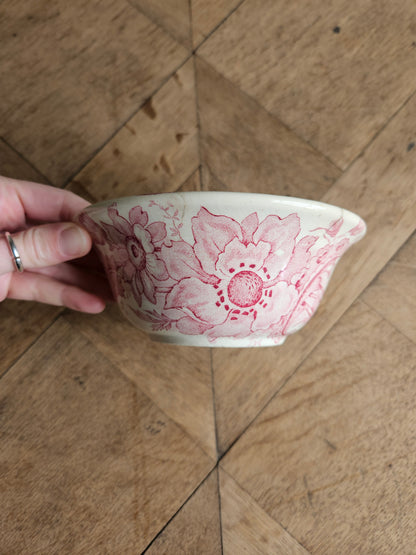 Bol de rasage ancien en terre de fer. St Amand et Hamage, modèle Anémone. Décor rose.