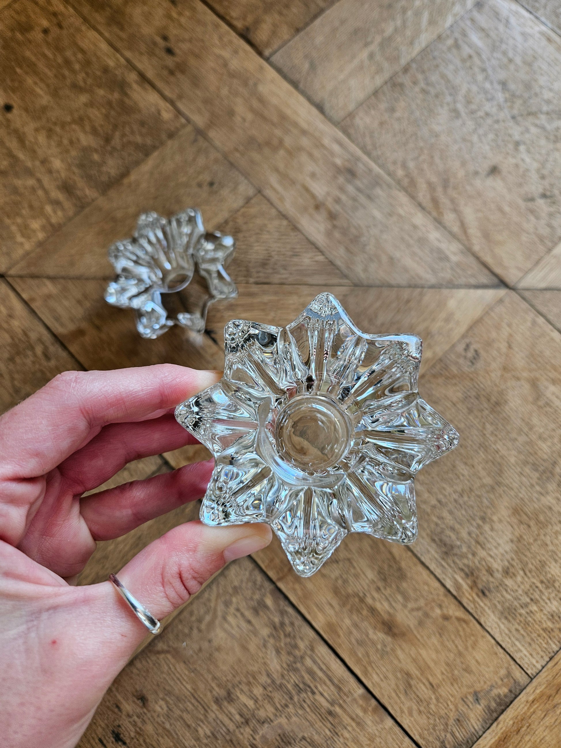 Lotbde 2 bougeoirs vintage en cristal de Vannes. Forme d’étoile. 