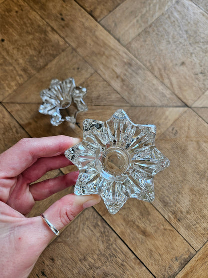 Lotbde 2 bougeoirs vintage en cristal de Vannes. Forme d’étoile. 